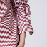 Camisa Button - Down Rayada Burdeo