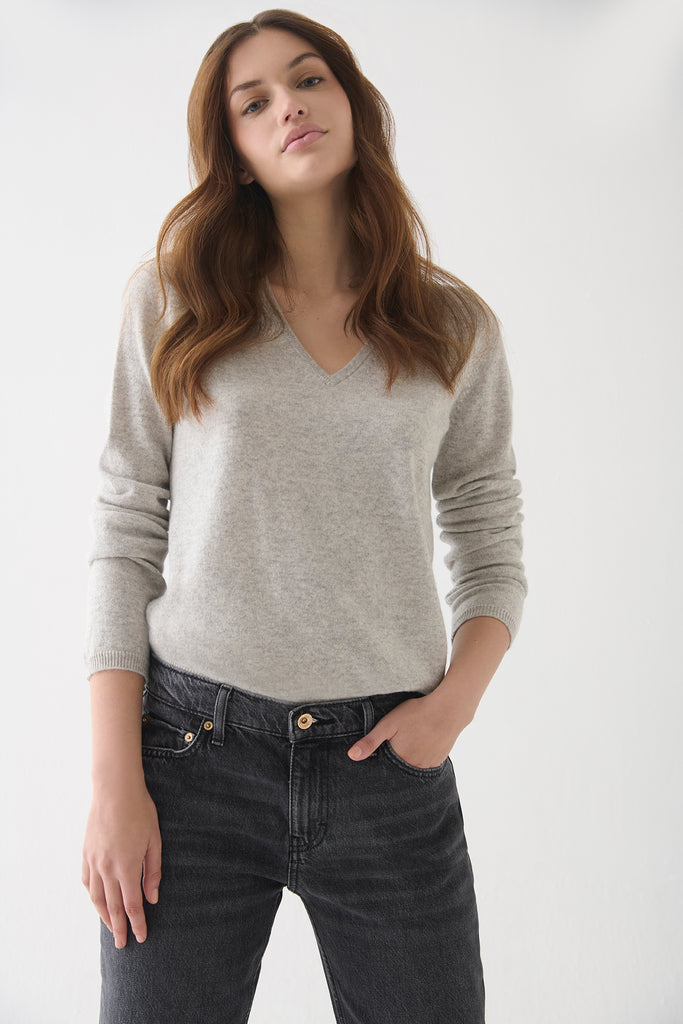 Sweater Cashmere Cuello V Gris Claro