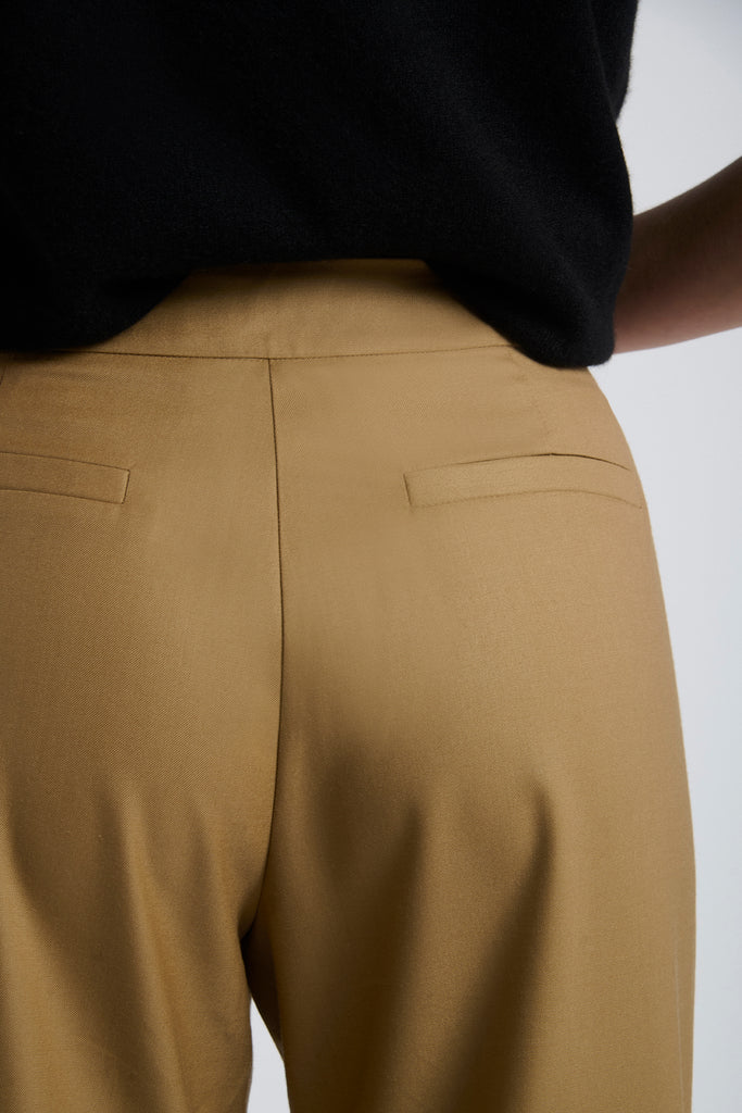 Pantalón Grace Lana Super 140 Camel